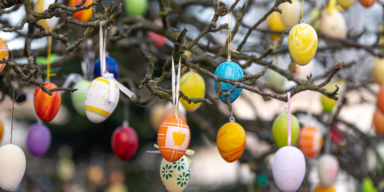 Készítsük el együtt Pomáz első Hímes Tojás Sétányát!