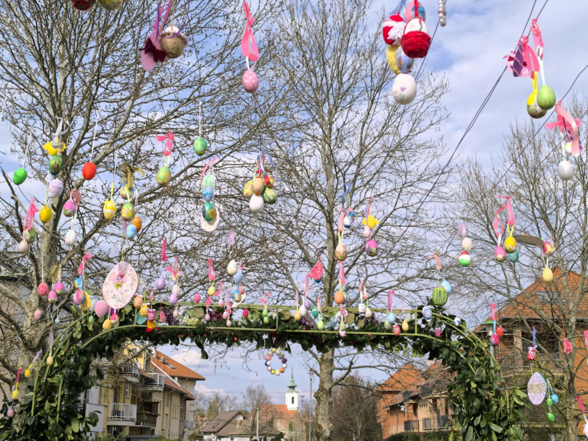 Húsvéti dekoráció a városban - 2026.